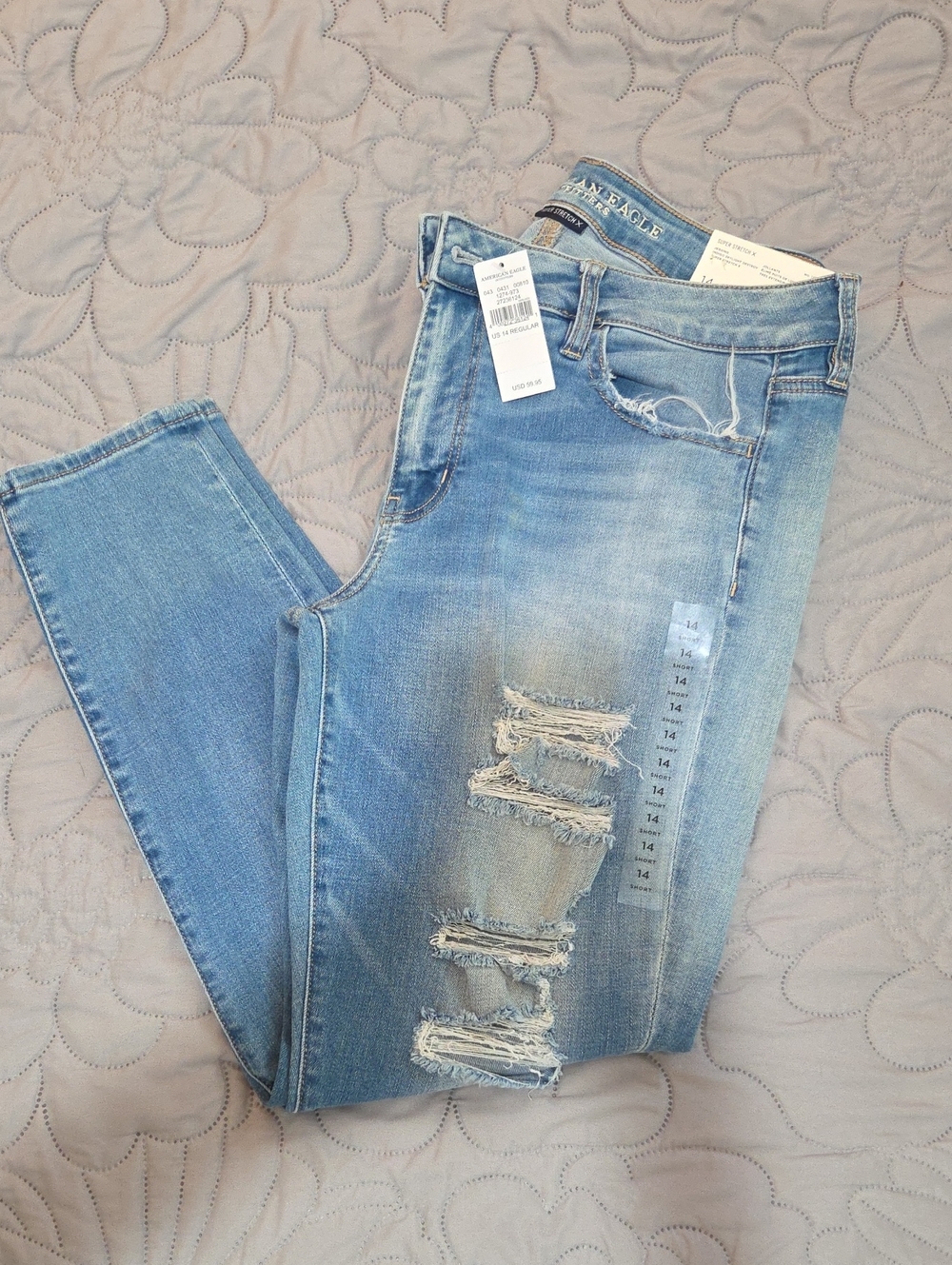 American Eagle Outfitters Light Blue Ripped Skinny Jeans - Women's